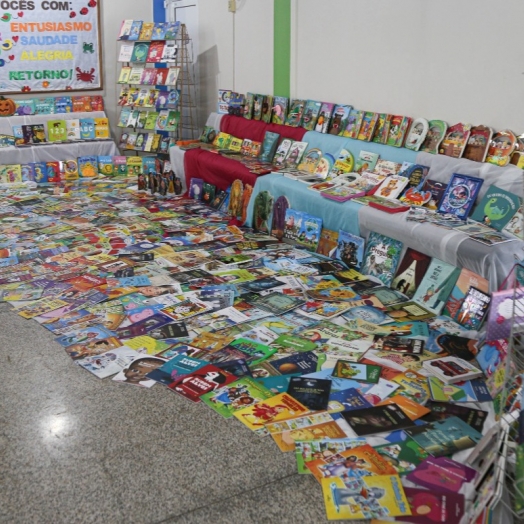 Mais de 5 mil volumes de livros são entregues nas escolas, CMEI’s e Biblioteca Pública em Missal