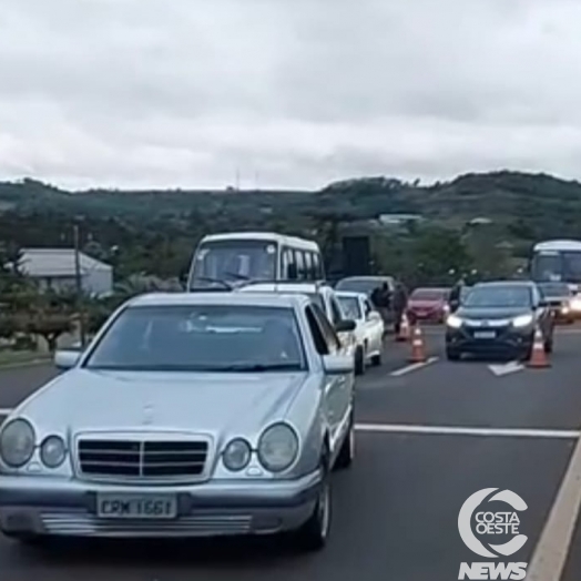 Manifestantes interditam BR 277 no trecho de São Miguel do Iguaçu