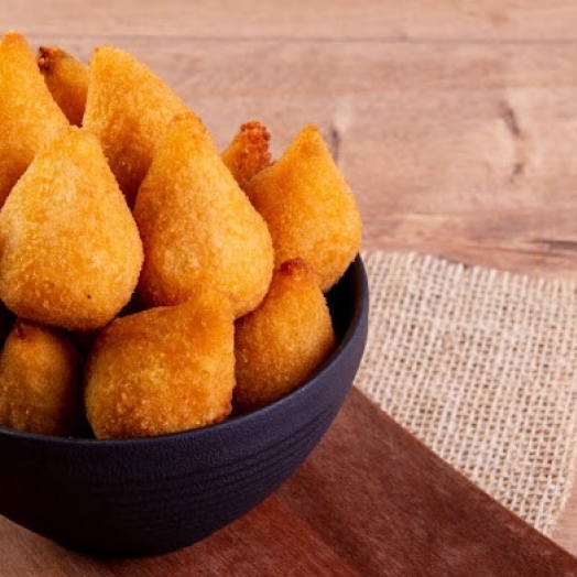 Massa de coxinha fácil + Opções de recheios