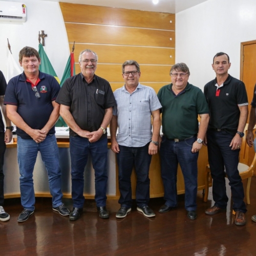 Missal recebeu a visita de comitiva de Rio Bonito do Iguaçu para conhecer um pouco mais sobre o Asfalto TSD