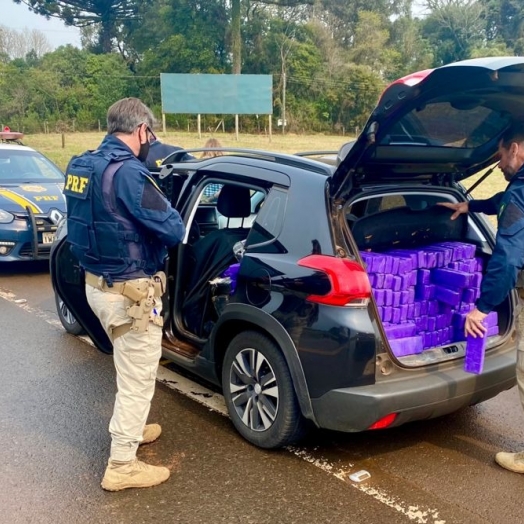 Moradores de Itaipulândia são presos com veículo roubado e droga no Rio Grande do Sul