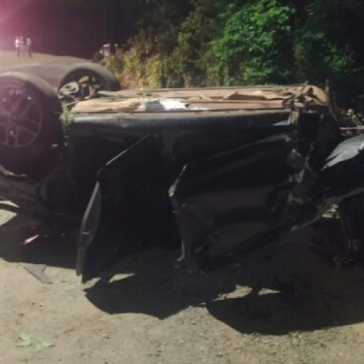 Motorista morre após ser ejetado em capotamento na BR-277