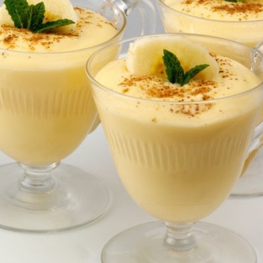 Mousse de abacaxi com suco tang