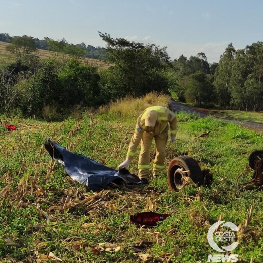 Mulher é ejetada de veículo em acidente na PR-497, em São Miguel do Iguaçu