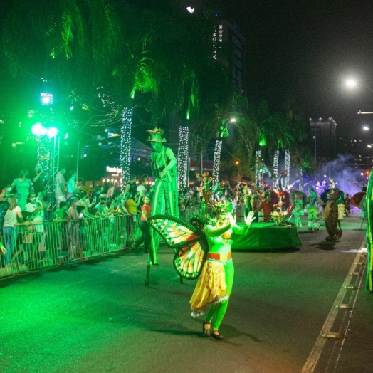 Natal Águas e Luzes tem parada no centro de Foz nesta quinta (7) e sexta-feira (8)