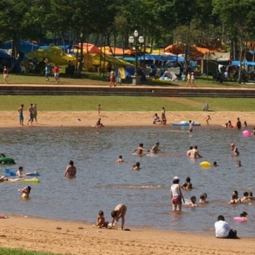 Praias da Costa Oeste estão próprias para banho, aponta boletim