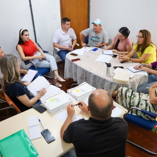 Nova Diretoria da Associação Cultural Deutsches Fest se reúne para definição das comissões de trabalho