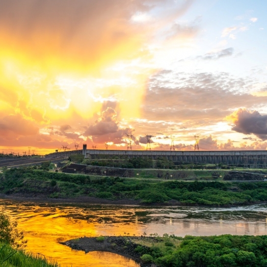 Onda de calor leva Itaipu a bater recorde de produção diária de energia em 2023