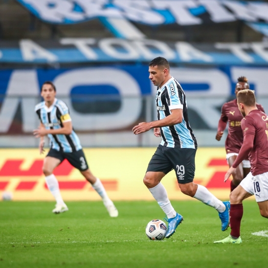 Ouça os gols: Grêmio perde de virada para a LDU e está eliminado da Sul-Americana