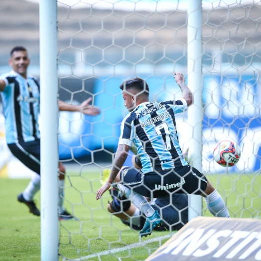 Ouça os gols: Grêmio volta a vencer o Caxias e faz final do Gauchão contra o Inter