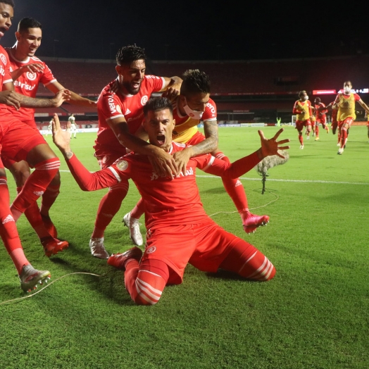 Ouça os gols: Inter atropela São Paulo no Morumbi e assume a liderança do Brasileirão