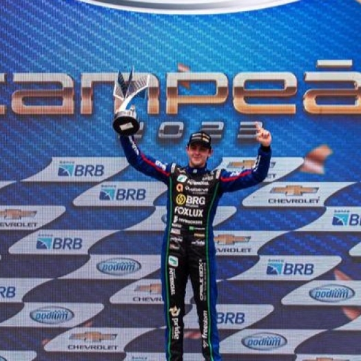 Paranaense é campeão da Stock Series e fatura prêmio milionário