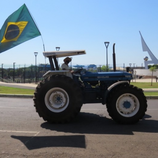 Pela pátria: produtores projetam mobilização nesta terça-feira (07), em Santa Helena