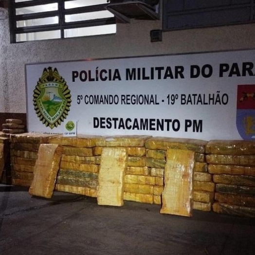 Perseguição policial em Diamante do Oeste resulta na apreensão de mais de meia tonelada de maconha