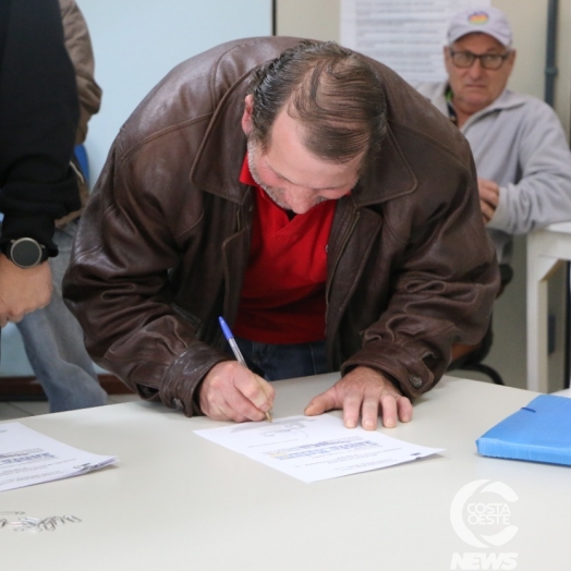 Pescadores de Santa Helena recebem cartas de viabilidade de novo programa de incentivo