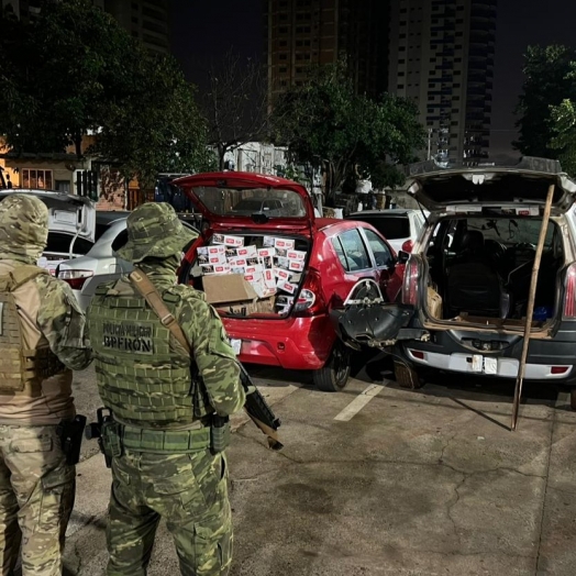 PF e BPFRON apreendem quatro veiculos com milhares de pacotes de cigarros contrabandeados