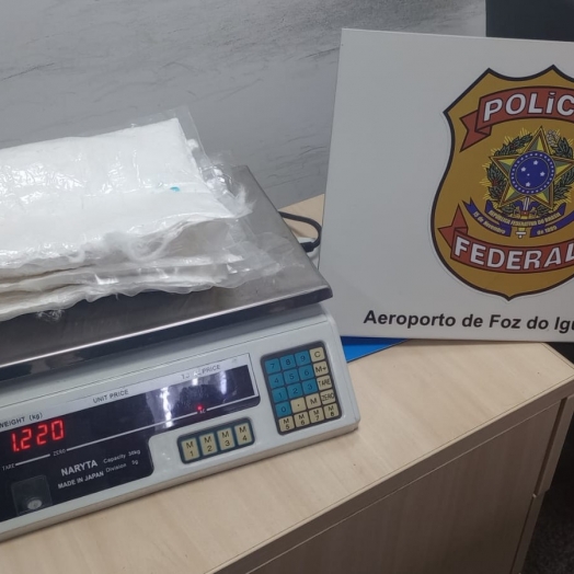 PF prende passageiro com cocaína junto ao corpo no aeroporto de Foz do Iguaçu