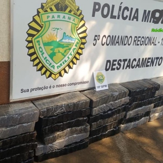 PM de Diamante do Oeste apreende droga e recupera veículo furtado