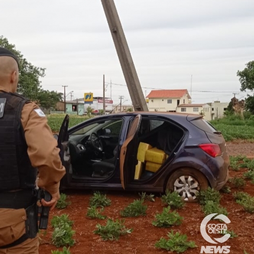 PM recupera carro e apreende meia tonelada de droga em Ouro Verde do Oeste