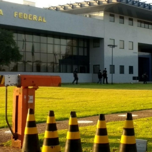 Polícia Federal deflagra operação contra o comércio ilegal de celulares em Foz do Iguaçu