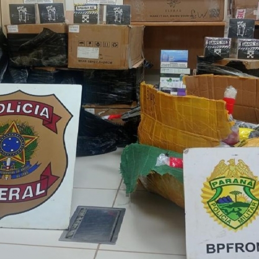 Polícia Federal e BPFRON prendem mulher com mais de R$ 250 mil reais em mercadorias contrabandeadas