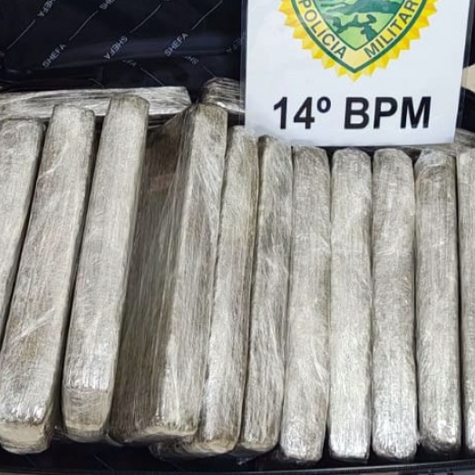 Polícia Militar apreende menor com quase 11Kg de maconha em ônibus