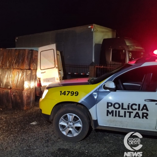 Polícia Militar de Itaipulâdia apreende veículo carregado com cigarros