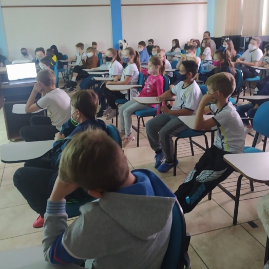 Polícia Militar de Missal realiza palestra sobre Bullying em escola