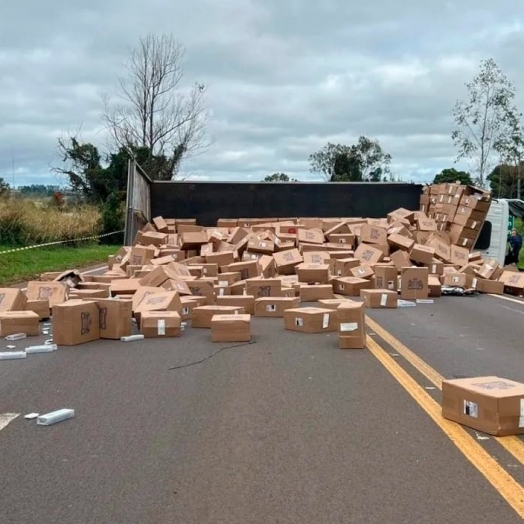 Polícia Rodoviária apreende 765 caixas de cigarros contrabandeados no Paraná