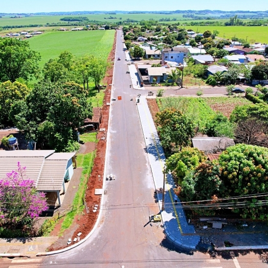 Prefeita de Itaipulândia e Vice vistoriam obras da Rua 500 Anos no Caramuru