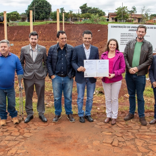 Prefeito de Medianeira assina Ordem de Serviço para construção da segunda Unidade de Saúde no bairro Jardim Irene