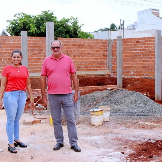 Prefeito em Exercício de Itaipulândia vistoria obras do estacionamento da Câmara de Vereadores