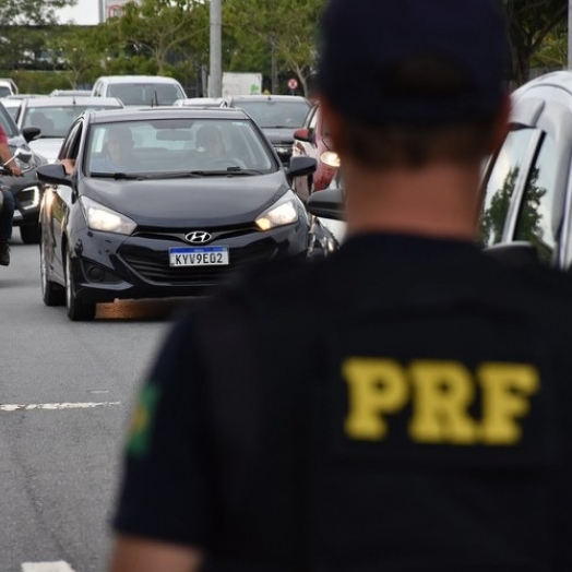 PRF apreende 1,8 mil comprimidos para emagrecimento em Guaíra