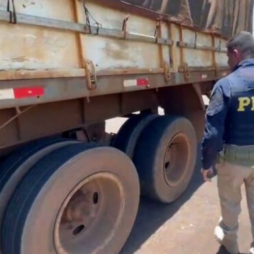 PRF flagra carreta sem freios e com pneus “no arame” em Santa Terezinha de Itaipu