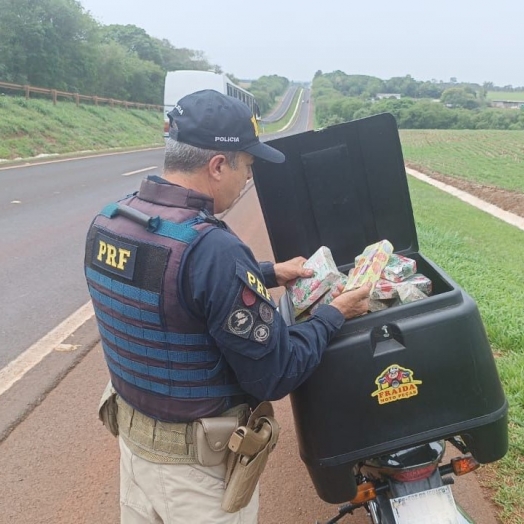 PRF prende motoboy que carregava 60 quilos de maconha em São Miguel do Iguaçu (PR)