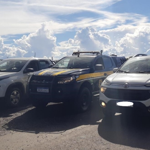 PRF recupera duas Fiat/Toro em Guaíra