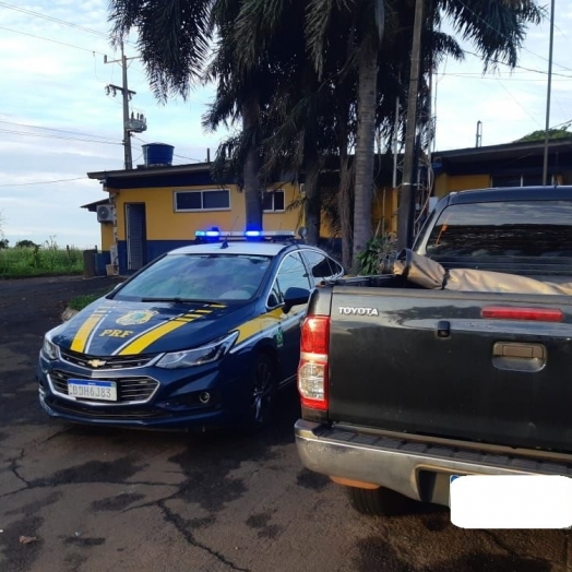 PRF recupera veículo roubado e clonado em Santa Terezinha de Itaipu