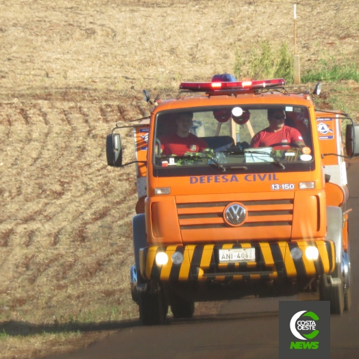 Princípio de incêndio em colheitadeira mobiliza Defesa Civil em Santa Helena