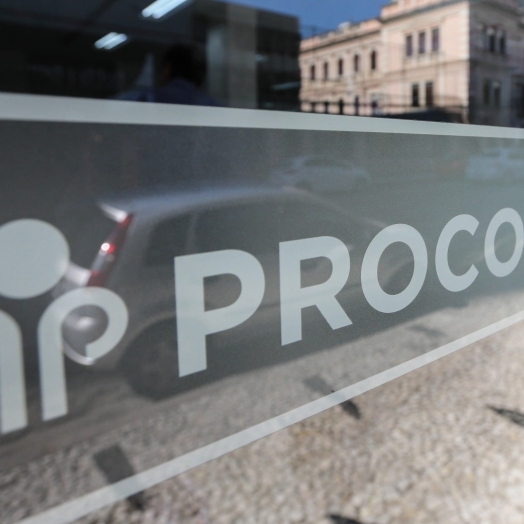 Procon-PR notifica bancos por suposta alteração de data de fechamento das faturas de cartão