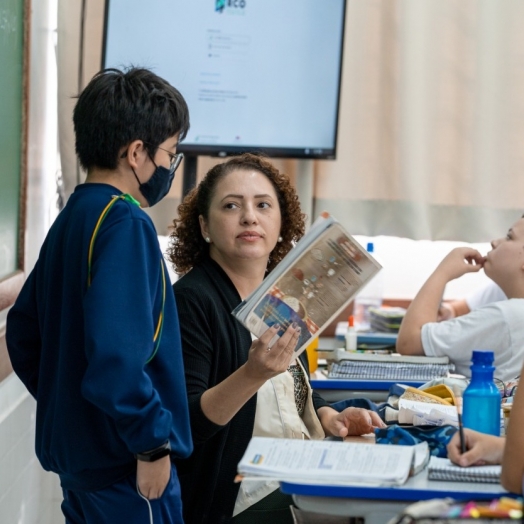 Professores da rede estadual têm mais de 90% de aprovação entre pais e estudantes