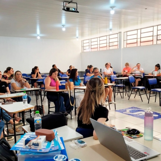 Professores de alunos com necessidades educacionais especializadas recebem nova etapa de formação