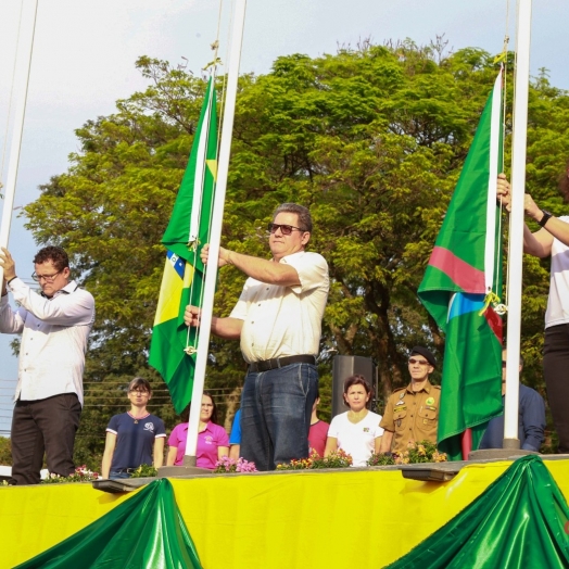 Programação da Semana da Pátria inicia com apresentações culturais em frente ao Paço Municipal