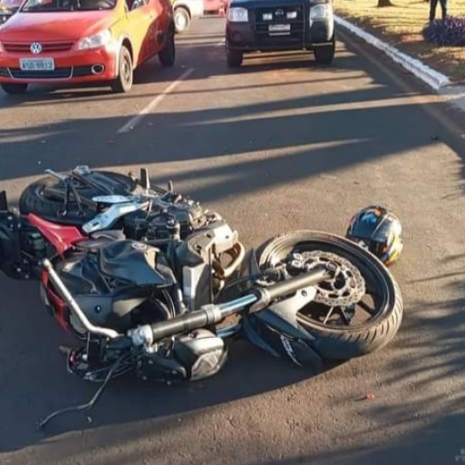 Rapaz morre ao colidir moto contra veículo  em Foz do Iguaçu