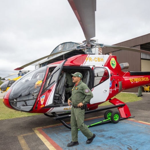 Ratinho Junior autoriza envio de aeronave para ajudar vítimas das chuvas no Rio Grande do Sul