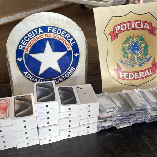 Receita Federal e Polícia Federal apreendem carga de celulares na Ponte Internacional da Amizade