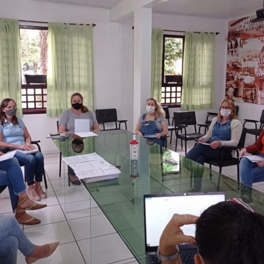 Reunião com diretores de instituições de ensino tratou sobre ações que serão desenvolvidas até o encerramento do ano letivo em Missal