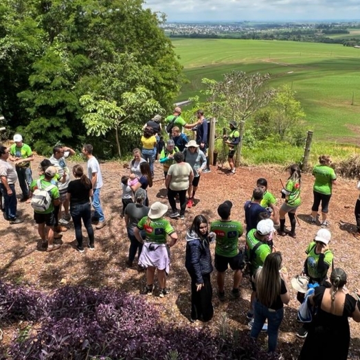 Romeiros concluem caminhada de Foz do Iguaçu ao Morro da Salete