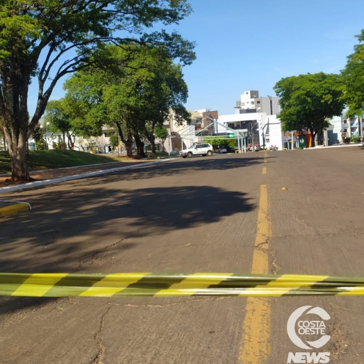 Rua Santa Terezinha é fechada para início da montagem da estrutura da festa de São Miguel do Iguaçu