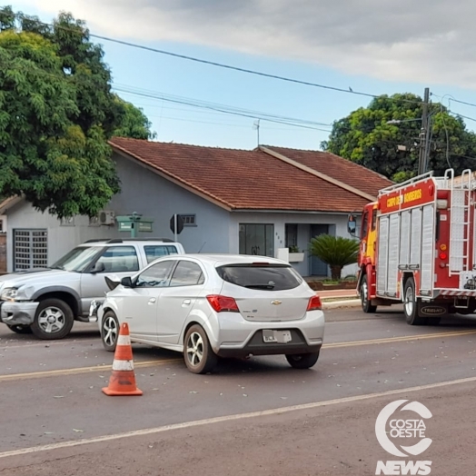 S-10 e Onix se envolvem em acidente na PR-317 em Santa Helena