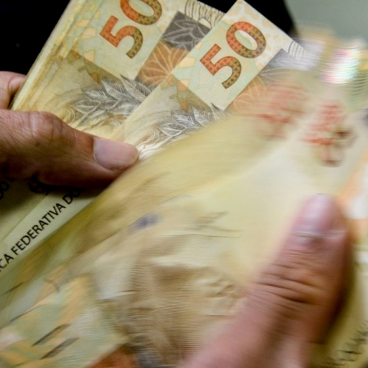 Salário mínimo de R$ 1.320 começa a valer hoje (01)